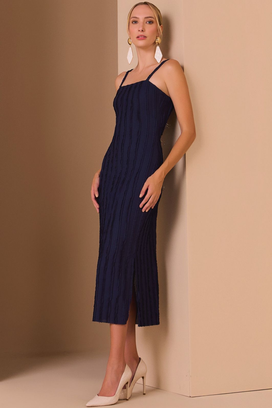 Vestido maxi midi em malha texturizada com elastano 97876 Linzzi Vestido maxi midi em malha texturizada com elastano 97876 Linzzi