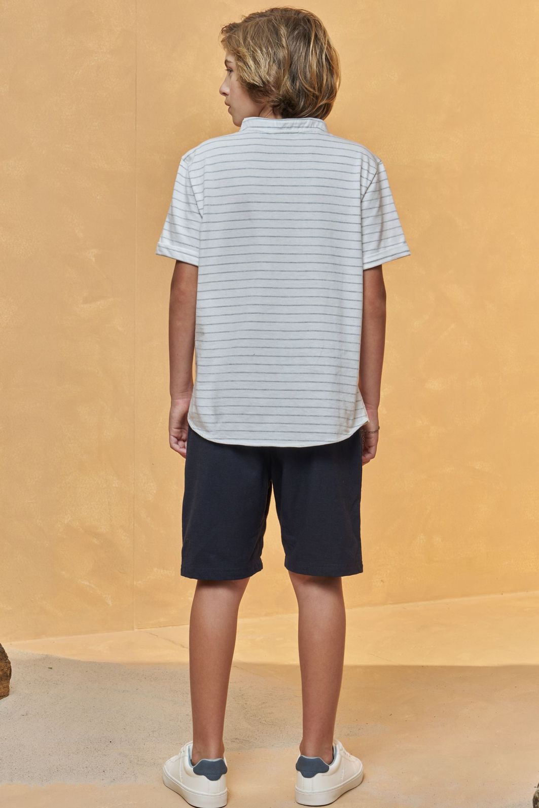 Conjunto de bata em malha pontilhada e bermuda em linho santorine com elastano 95695 Johnny Fox Teen Menino Conjunto de bata em malha pontilhada e bermuda em linho santorine com elastano 95695 Johnny Fox Teen Menino
