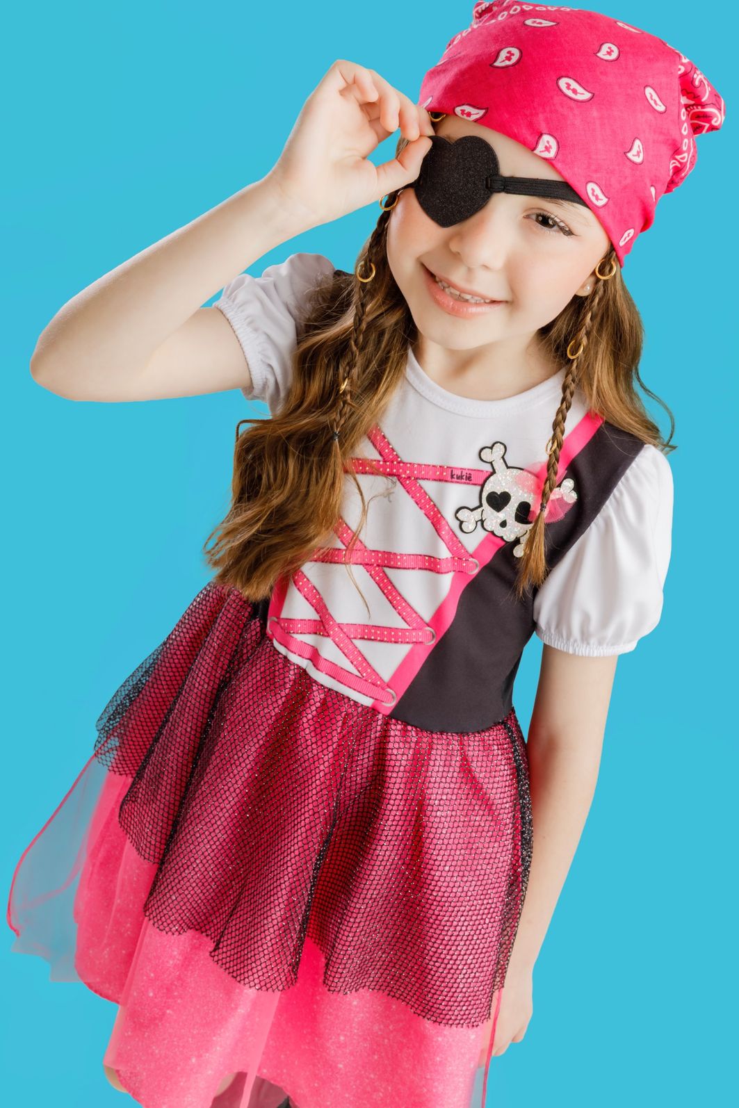Fantasia de Piratinha (Vestido em malha power, tule e paetê. Acompanha tapa olho) 97622 Kukiê Infantil Menina Fantasia de Piratinha (Vestido em malha power, tule e paetê. Acompanha tapa olho) 97622 Kukiê Infantil Menina