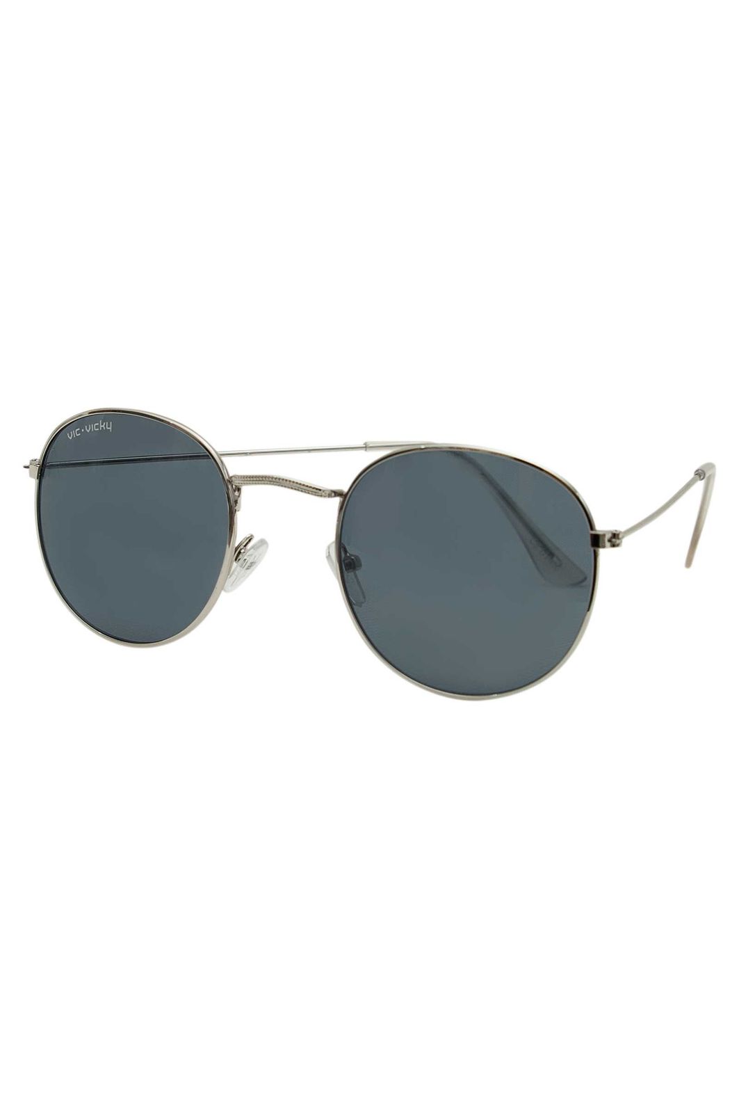 Óculos de sol com proteção UV400, acompanha case e estojo porta óculos. 96072 Vic Teen Menina
