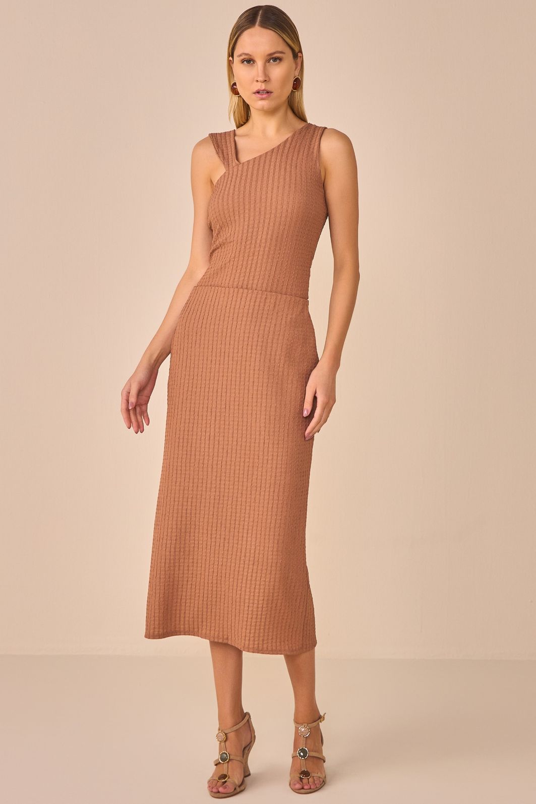 Saia maxi midi em malha premium texturizada com tecnologia antiamassado 94732 Linzzi Saia maxi midi em malha premium texturizada com tecnologia antiamassado 94732 Linzzi