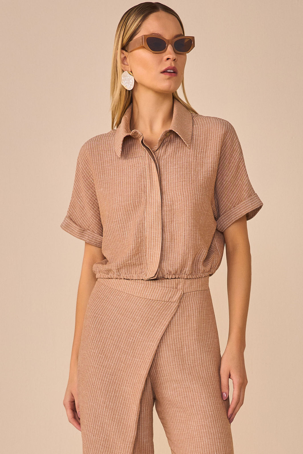 Camisa em blend de linho listrado 95847 Linzzi Camisa em blend de linho listrado 95847 Linzzi