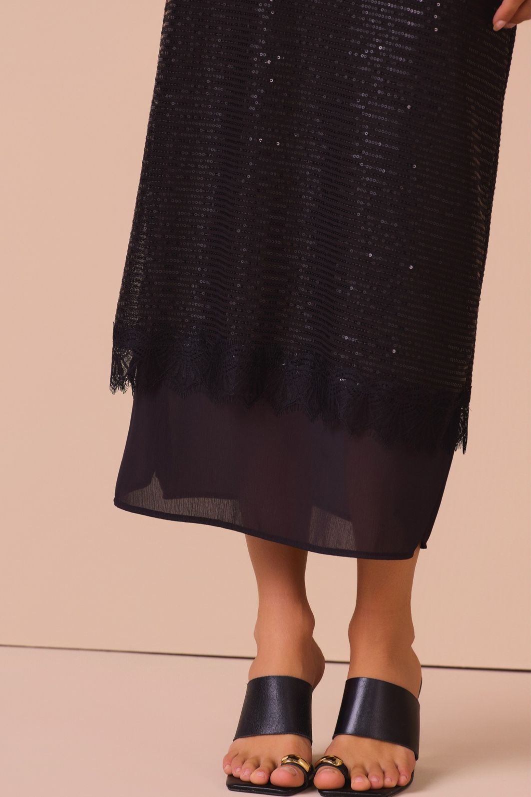 Saia maxi midi em paetê e chiffon texturizado 99688 Linzzi Saia maxi midi em paetê e chiffon texturizado 99688 Linzzi