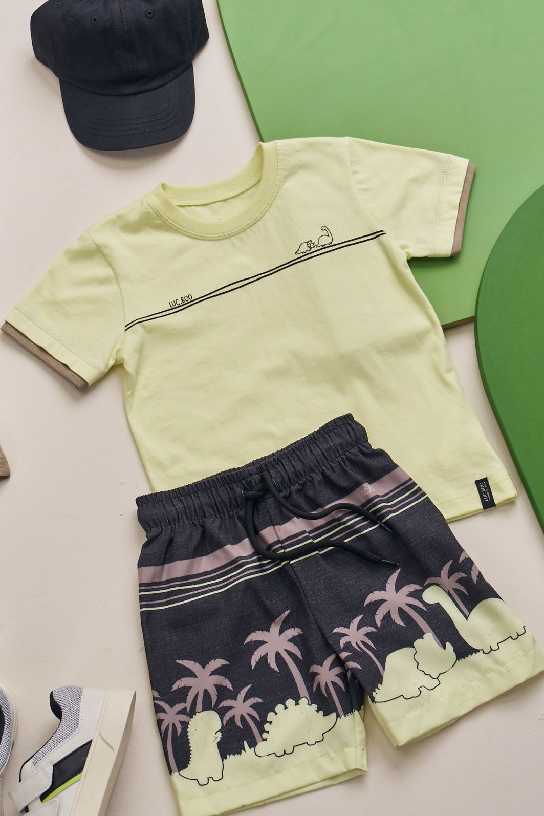 Conjunto de camiseta em meia malha e bermuda em nylon ergonomic com elastano 99060 LucBoo Infantil Menino Conjunto de camiseta em meia malha e bermuda em nylon ergonomic com elastano 99060 LucBoo Infantil Menino