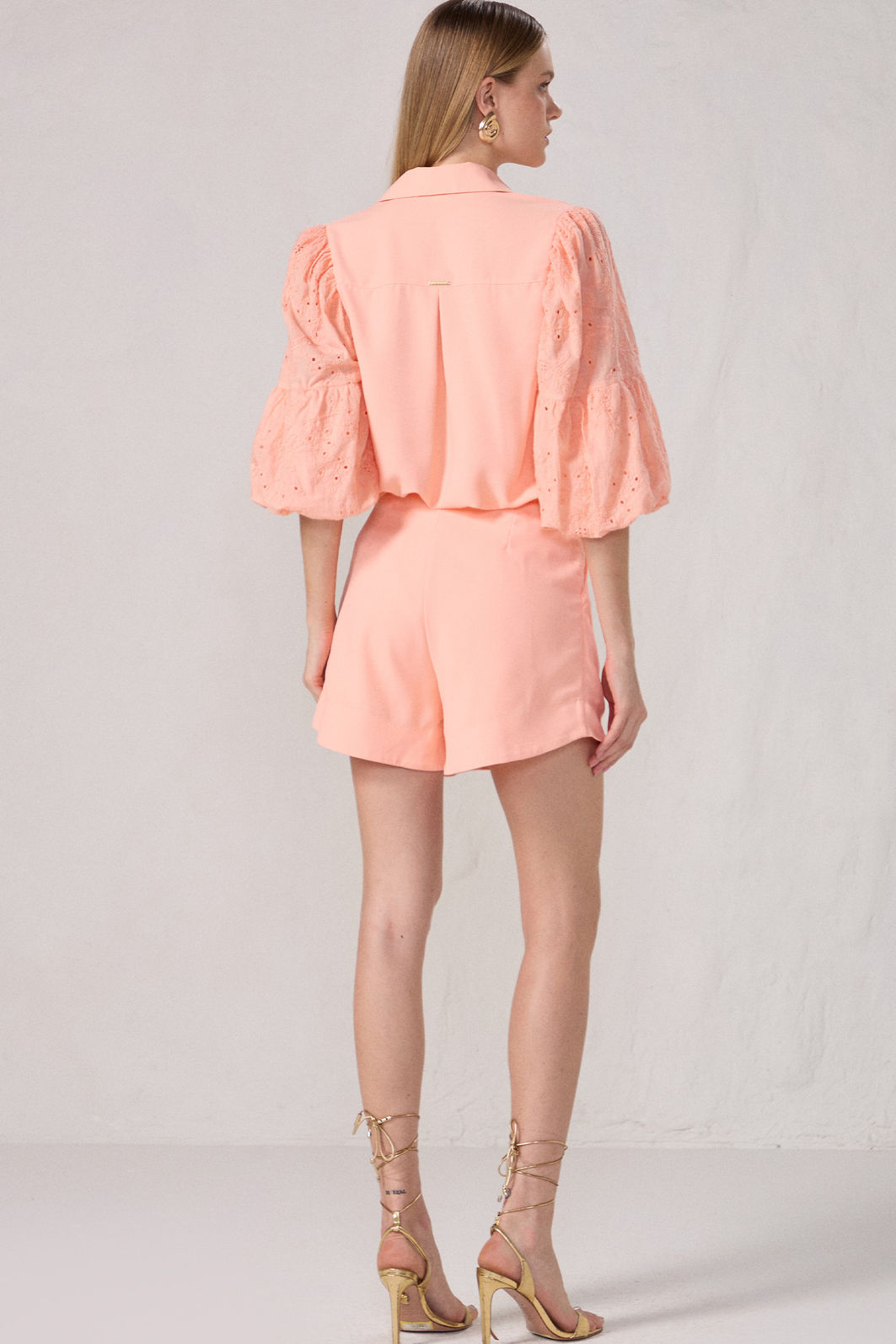 Shorts estilo alfaiataria em crepe 83258 Linzzi Shorts estilo alfaiataria em crepe 83258 Linzzi