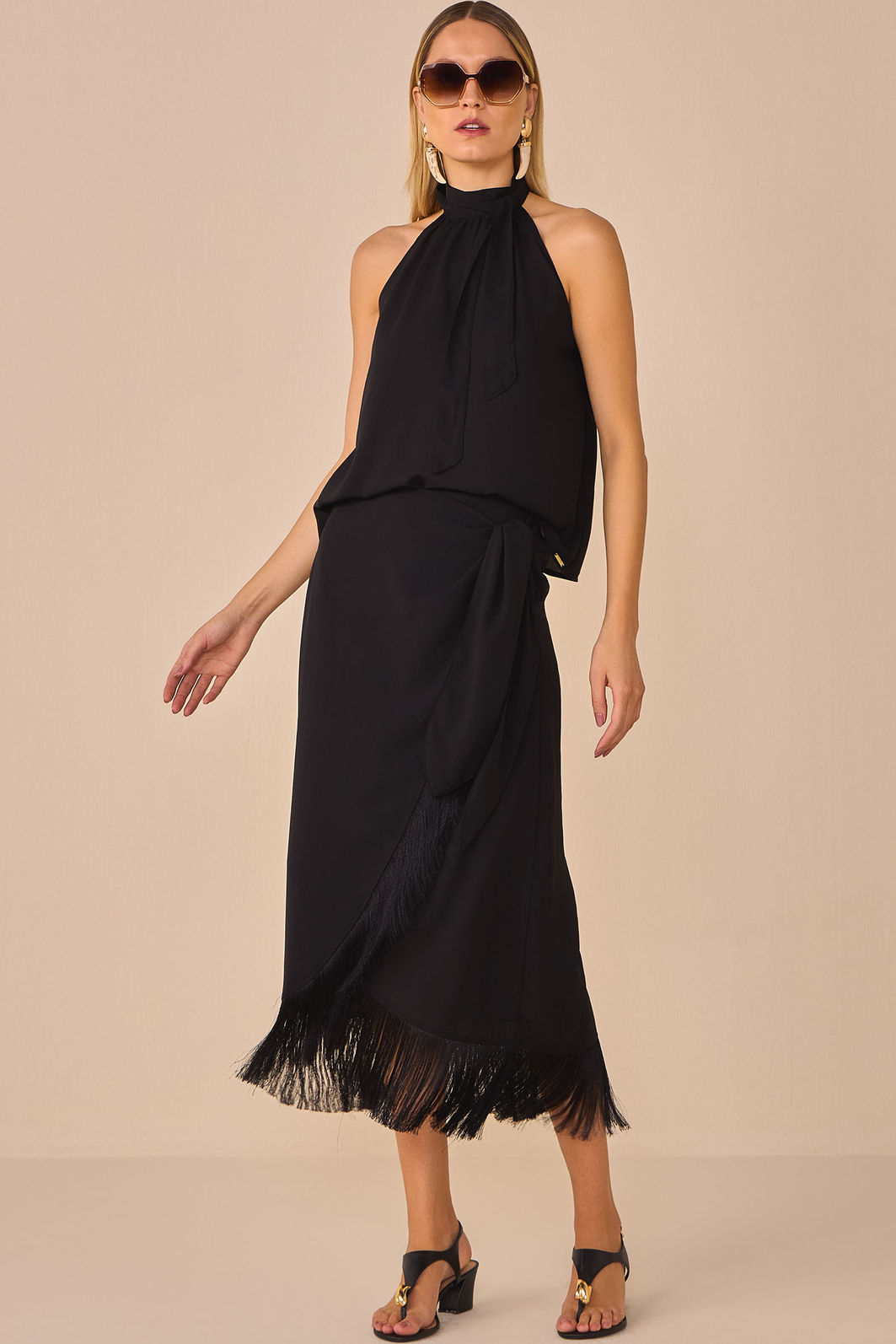 Saia maxi midi em chiffon texturizado com aplicação de franjas 96826 Linzzi Saia maxi midi em chiffon texturizado com aplicação de franjas 96826 Linzzi