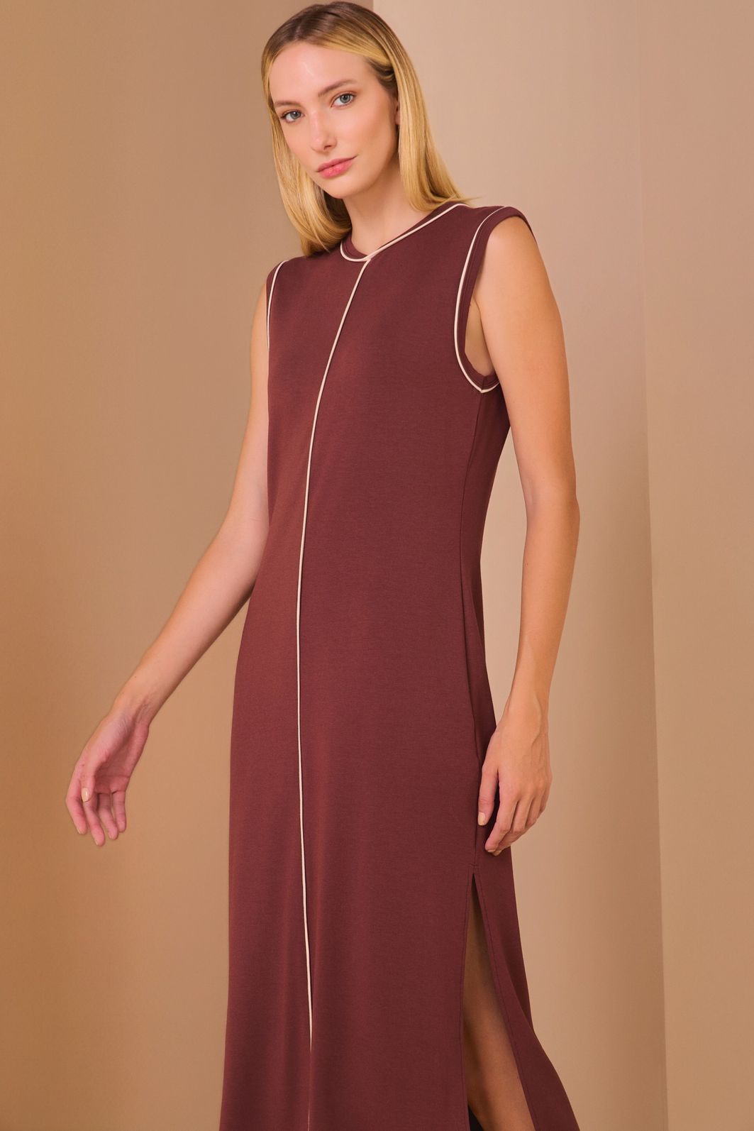 Vestido midi em malha de viscose premium 97880 Linzzi Vestido midi em malha de viscose premium 97880 Linzzi