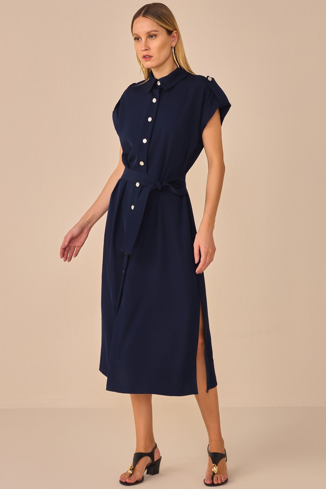 Vestido chemise em crepe alfaiataria 94736 Linzzi Vestido chemise em crepe alfaiataria 94736 Linzzi