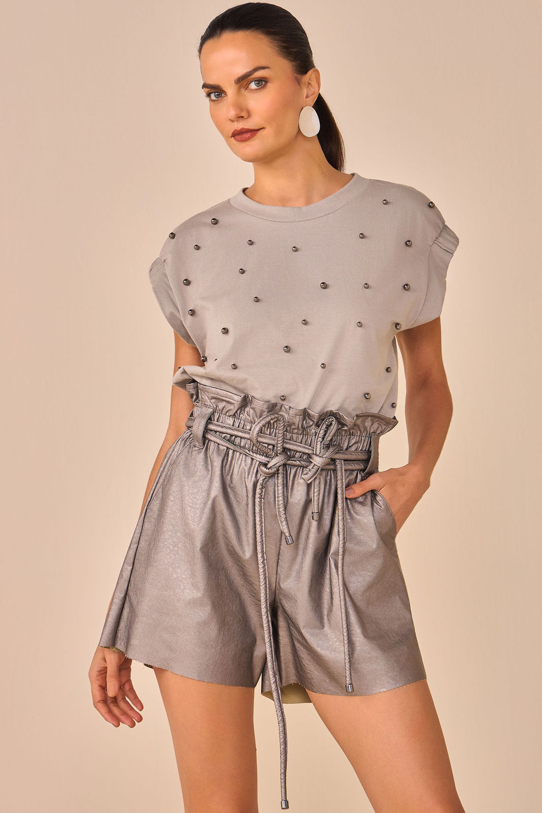 Shorts em couro P.U leve 96760 Linzzi Shorts em couro P.U leve 96760 Linzzi