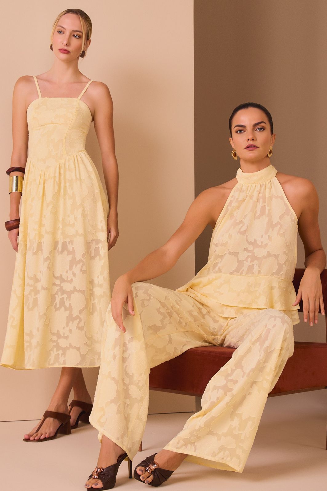 Vestido midi em crepe de jacquard premium 98098 Linzzi Vestido midi em crepe de jacquard premium 98098 Linzzi