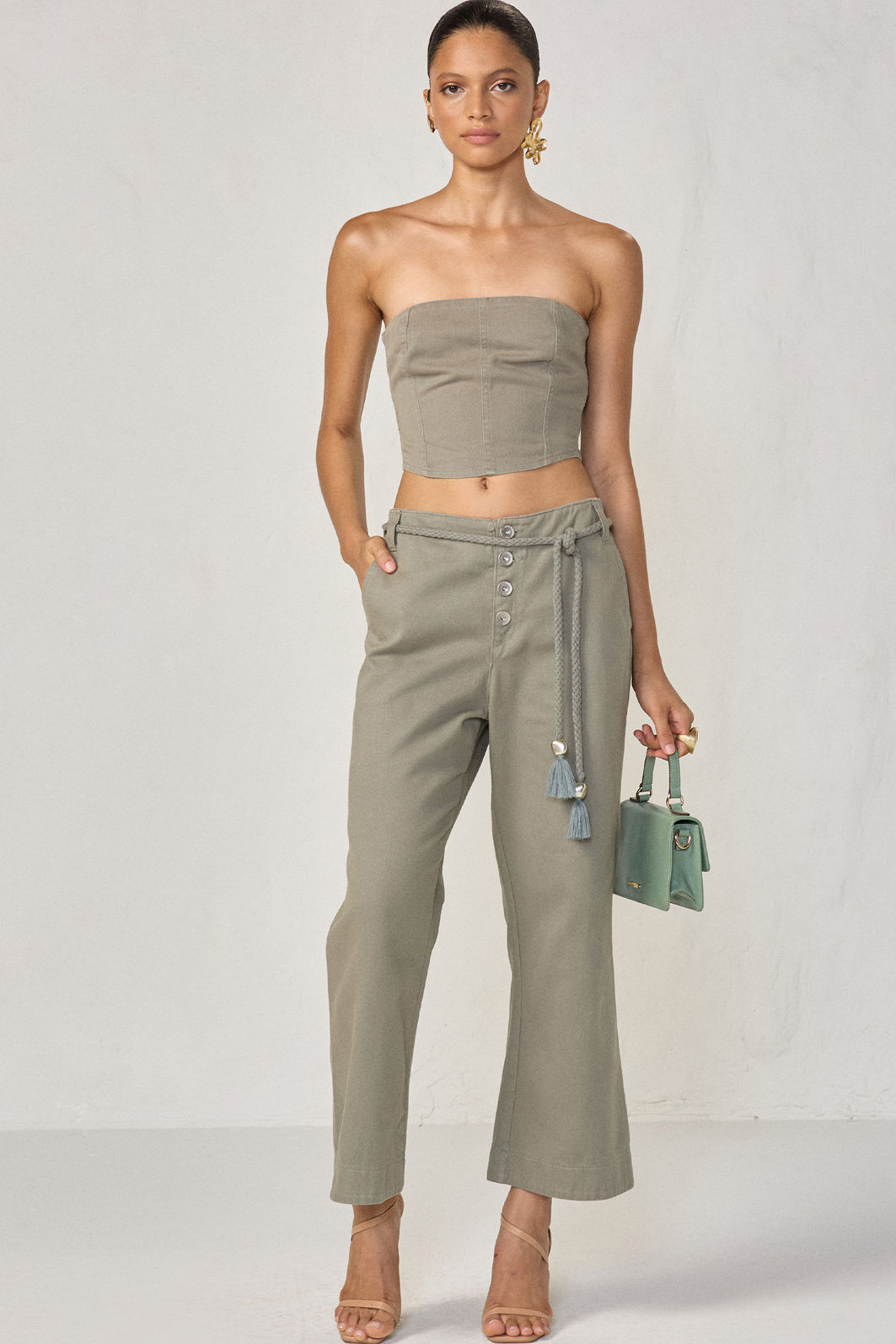 Calça maxi midi em sarja com cinto de corda 83334 Linzzi Calça maxi midi em sarja com cinto de corda 83334 Linzzi