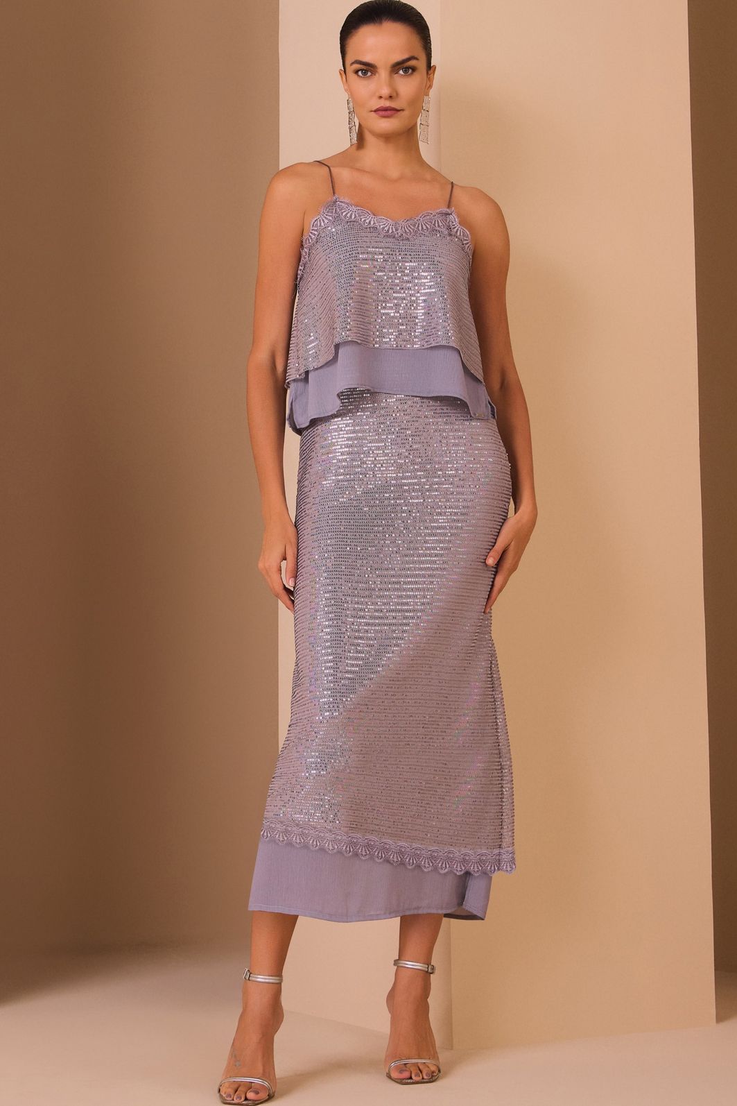 Saia maxi midi em paetê e chiffon texturizado 99688 Linzzi Saia maxi midi em paetê e chiffon texturizado 99688 Linzzi