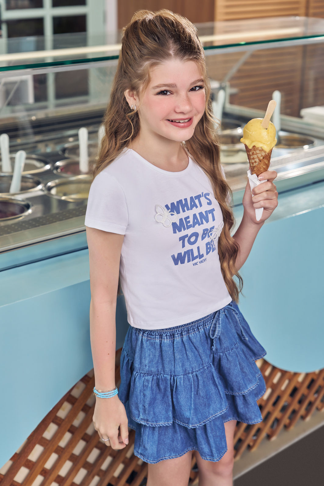 Blusa em cotton e saia em jeans com elastano 96905 Vic Teen Menina Blusa em cotton e saia em jeans com elastano 96905 Vic Teen Menina