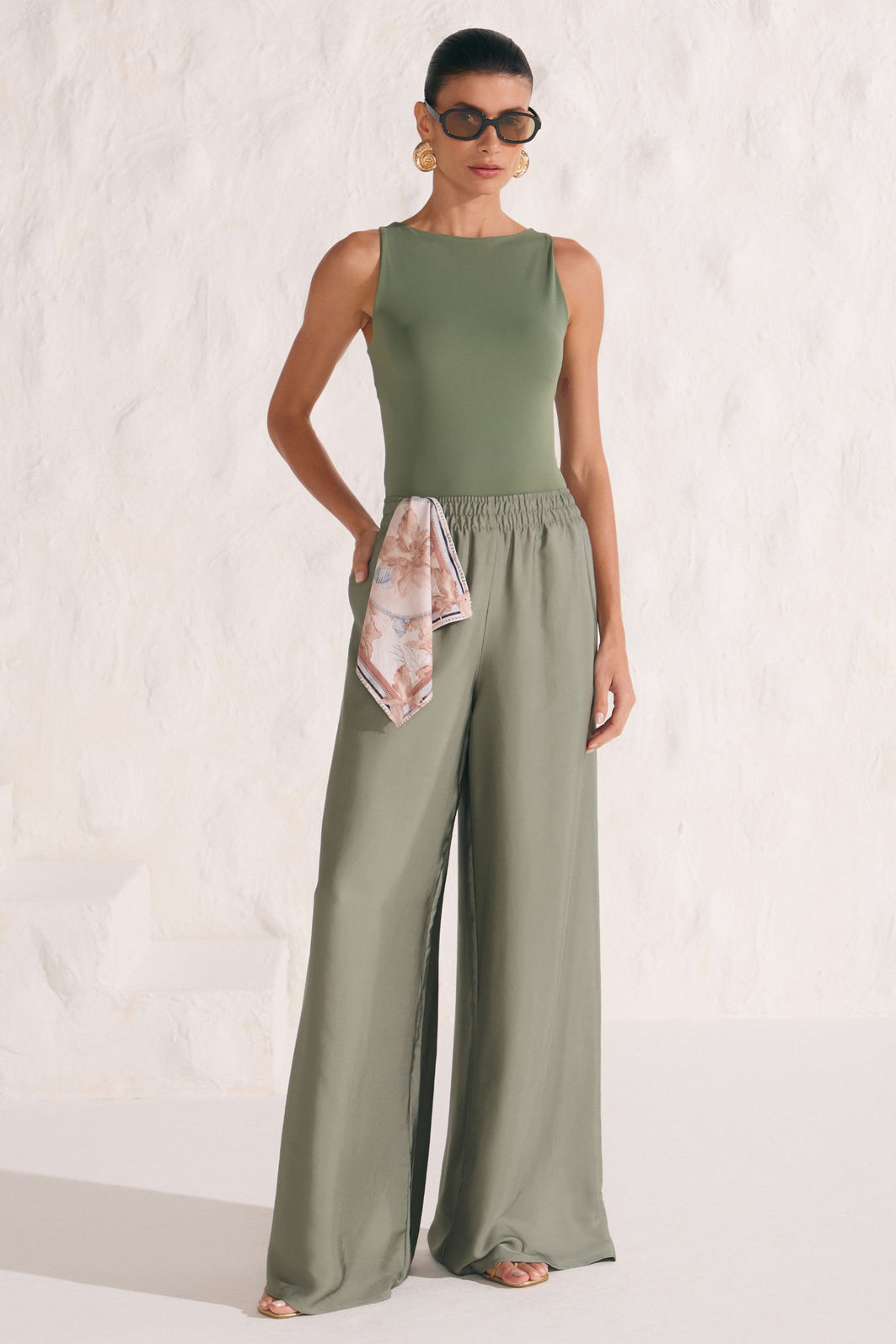 Calça pantalona em crepe alfaiataria francis com shorts forro em malha 87434 Linzzi Calça pantalona em crepe alfaiataria francis com shorts forro em malha 87434 Linzzi