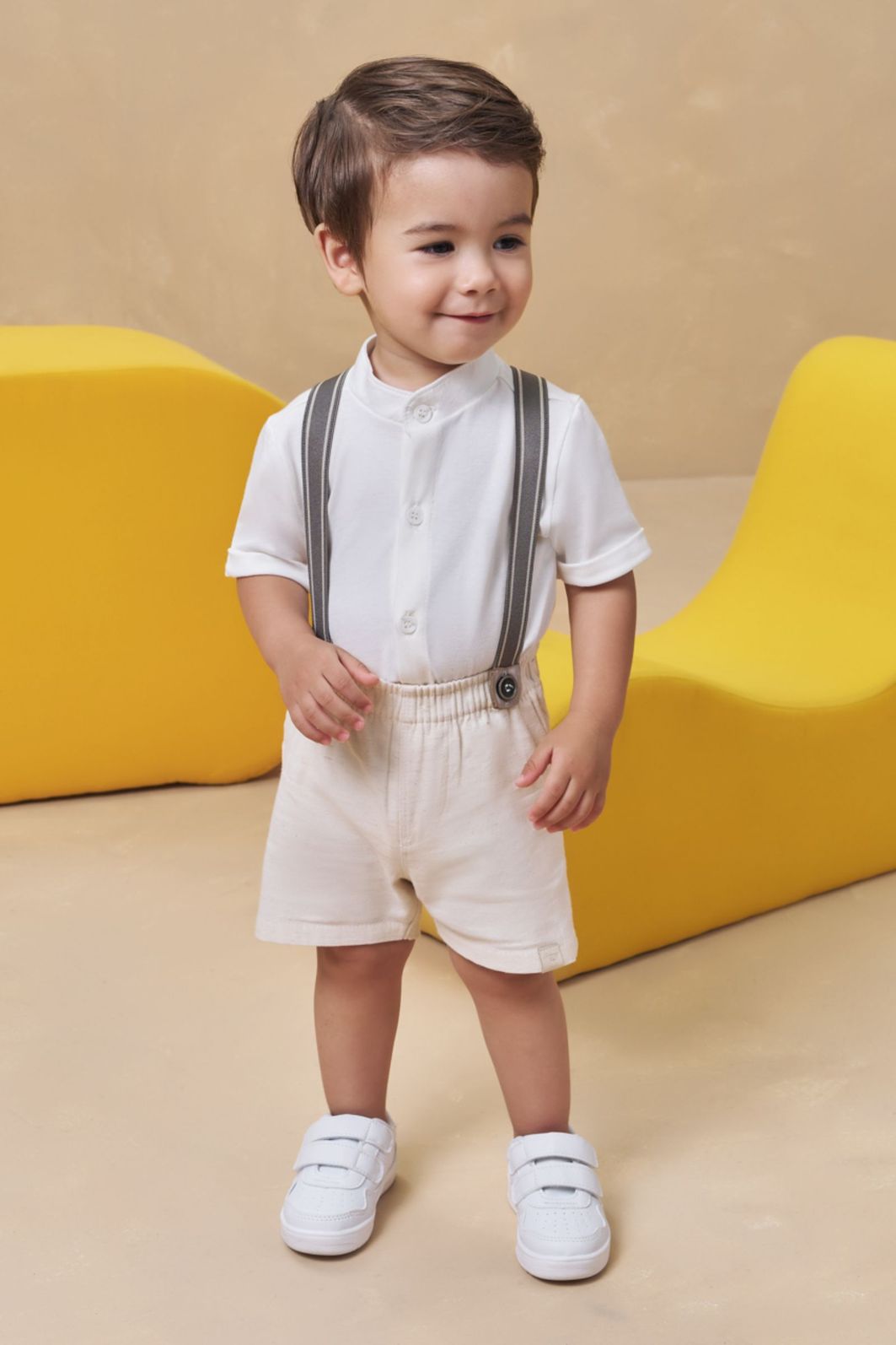 Conjunto de body em suedine e bermuda em linho santorine com elastano com suspensório 94841 Johnny Fox Bebê Menino Conjunto de body em suedine e bermuda em linho santorine com elastano com suspensório 94841 Johnny Fox Bebê Menino