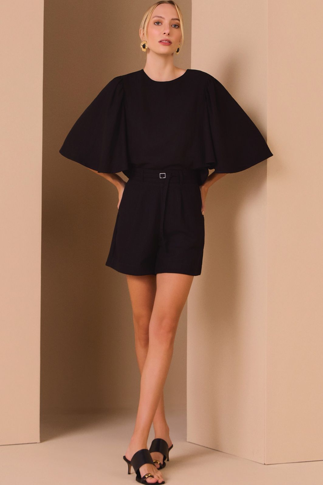Blusa em tecido premium alfaiataria de viscose 98100 Linzzi Blusa em tecido premium alfaiataria de viscose 98100 Linzzi