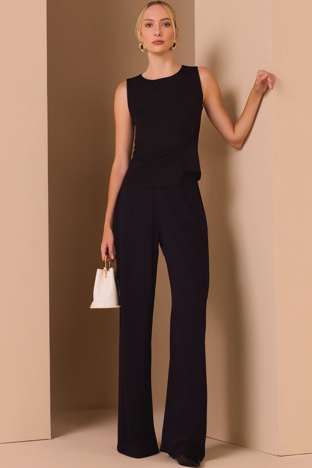 Calça reta em tecido rayon twill 97638 Linzzi Calça reta em tecido rayon twill 97638 Linzzi
