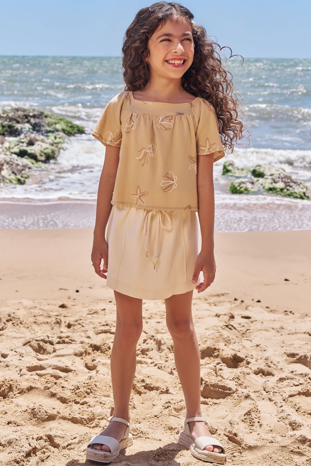 Conjunto de bata em blend de linho bordado e short saia em sarja com elastano 96496 Infanti Infantil Menina