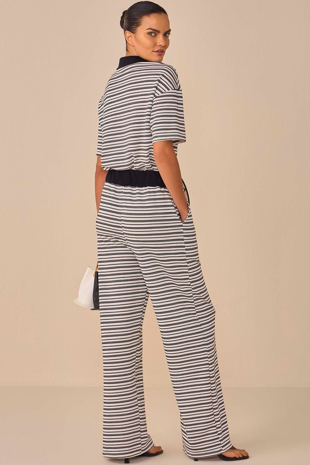 Blusa polo oversized em tricot leve listrado 94982 Linzzi
