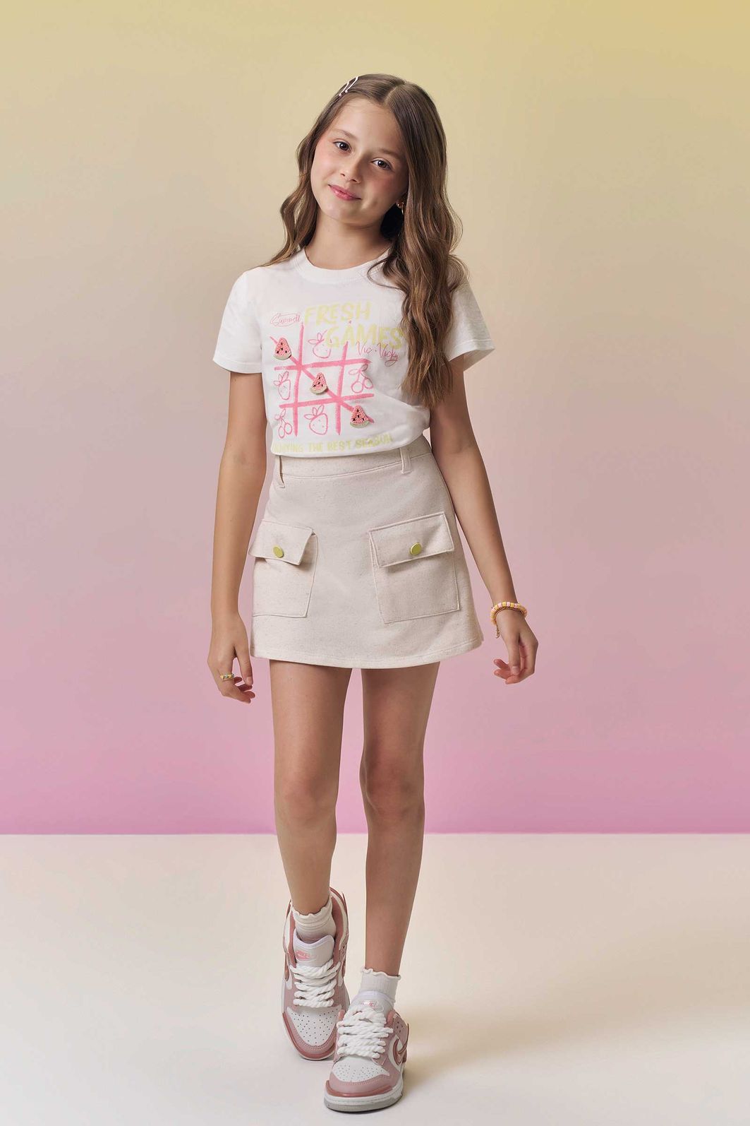 Conjunto de blusa em meia malha e short saia em moletom sem pelúcia 96845 Vic Teen Menina Conjunto de blusa em meia malha e short saia em moletom sem pelúcia 96845 Vic Teen Menina