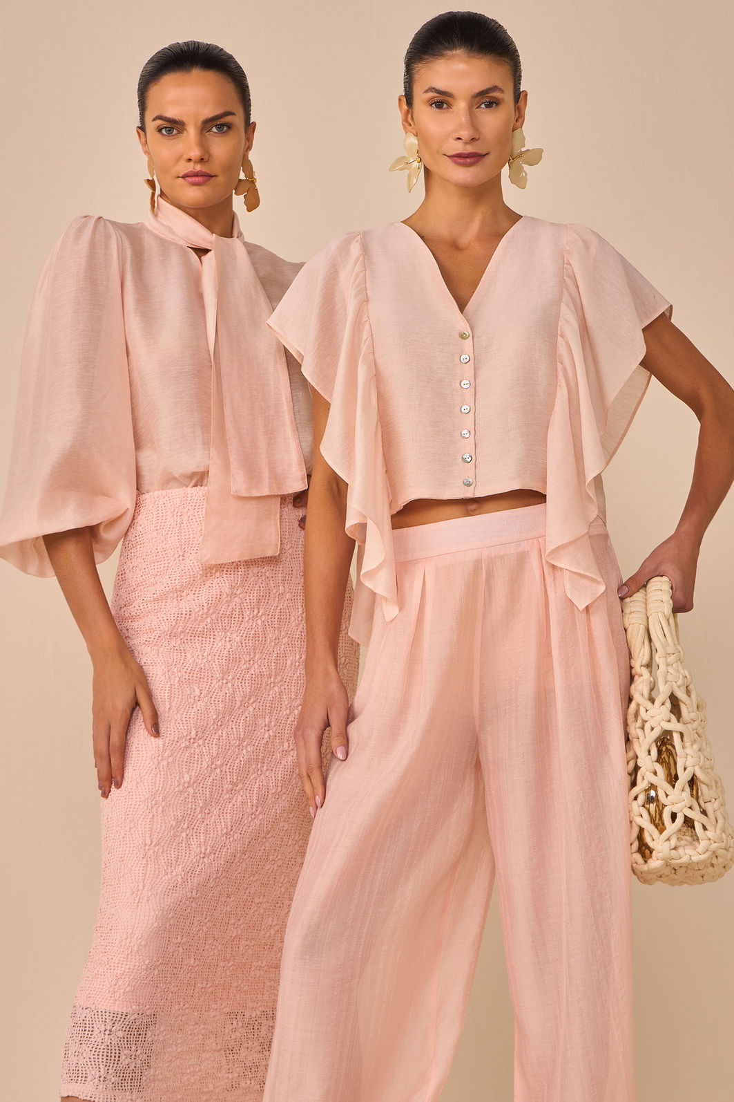 Saia maxi midi em malha delicaté rendada 97322 Linzzi Saia maxi midi em malha delicaté rendada 97322 Linzzi