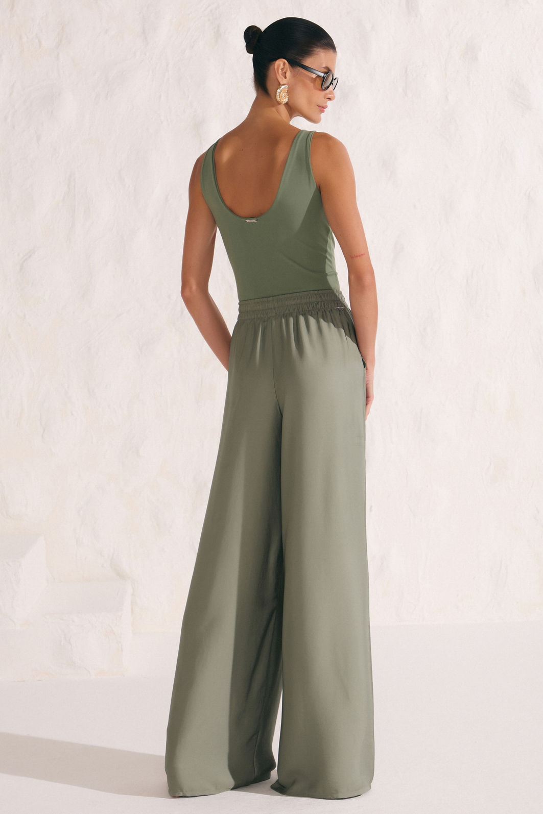 Calça pantalona em crepe alfaiataria francis com shorts forro em malha 87434 Linzzi Calça pantalona em crepe alfaiataria francis com shorts forro em malha 87434 Linzzi