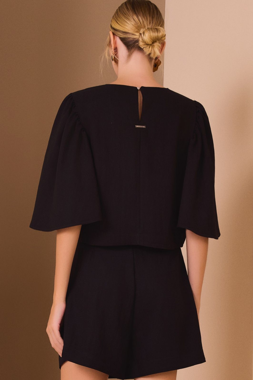 Blusa em tecido premium alfaiataria de viscose 98100 Linzzi Blusa em tecido premium alfaiataria de viscose 98100 Linzzi