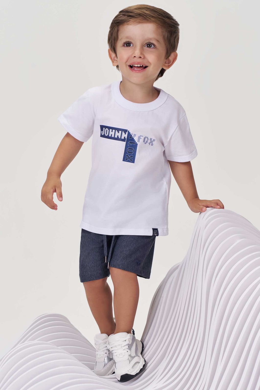 Conjunto de camiseta em meia malha e bermuda em cotton jeans com elastano 99261 Johnny Fox Teen Menino Conjunto de camiseta em meia malha e bermuda em cotton jeans com elastano 99261 Johnny Fox Teen Menino
