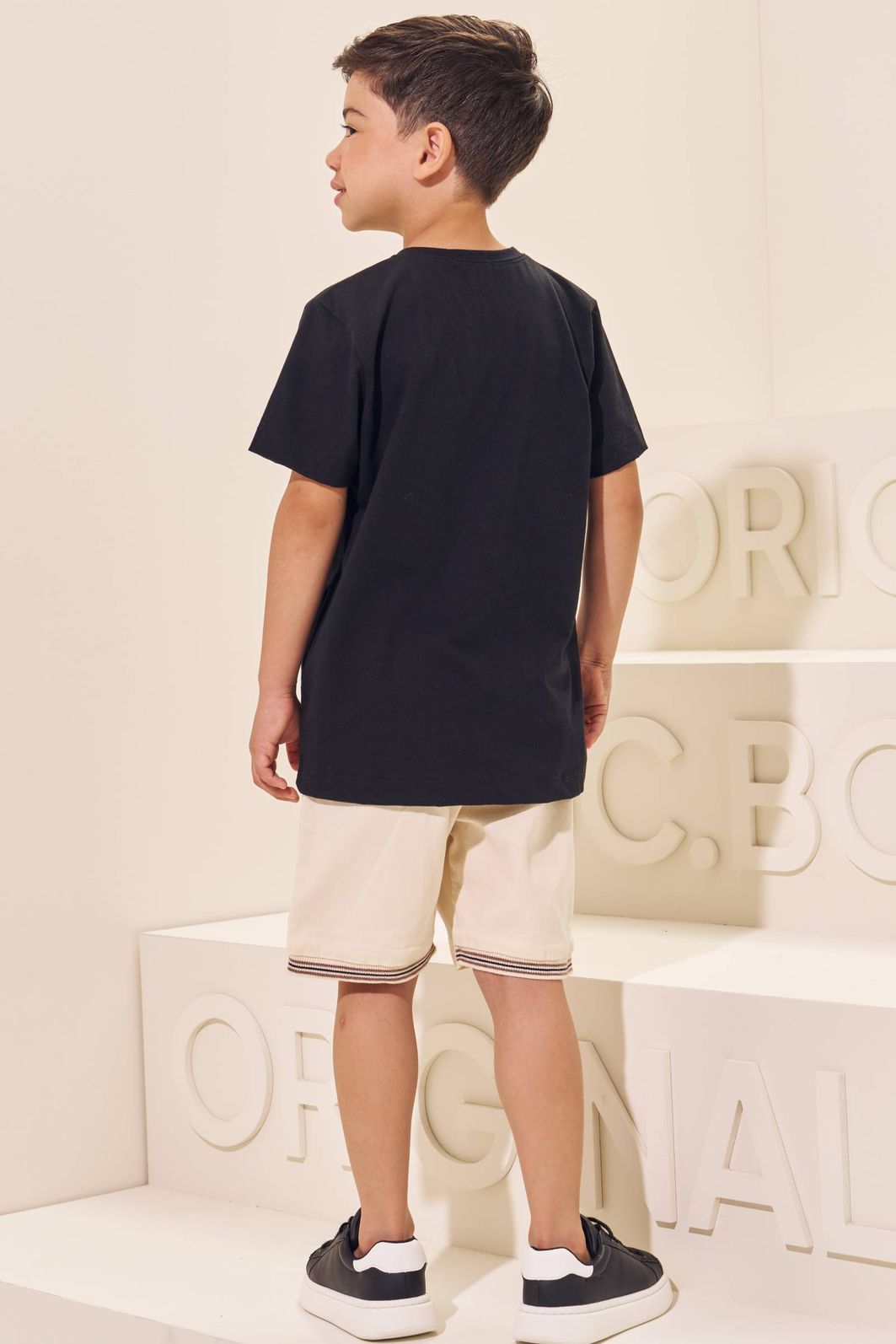 Conjunto de camiseta em meia malha e bermuda em sarja stretch com elastano 96980 LucBoo Infantil Menino Conjunto de camiseta em meia malha e bermuda em sarja stretch com elastano 96980 LucBoo Infantil Menino