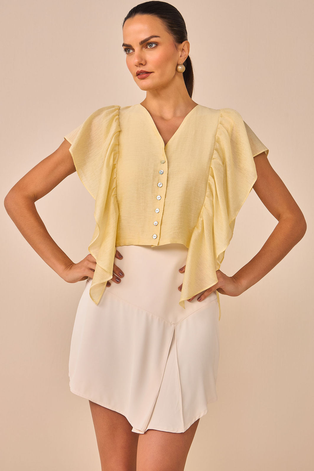 Blusa manga babados em tecido tencel premium 97076 Linzzi Blusa manga babados em tecido tencel premium 97076 Linzzi