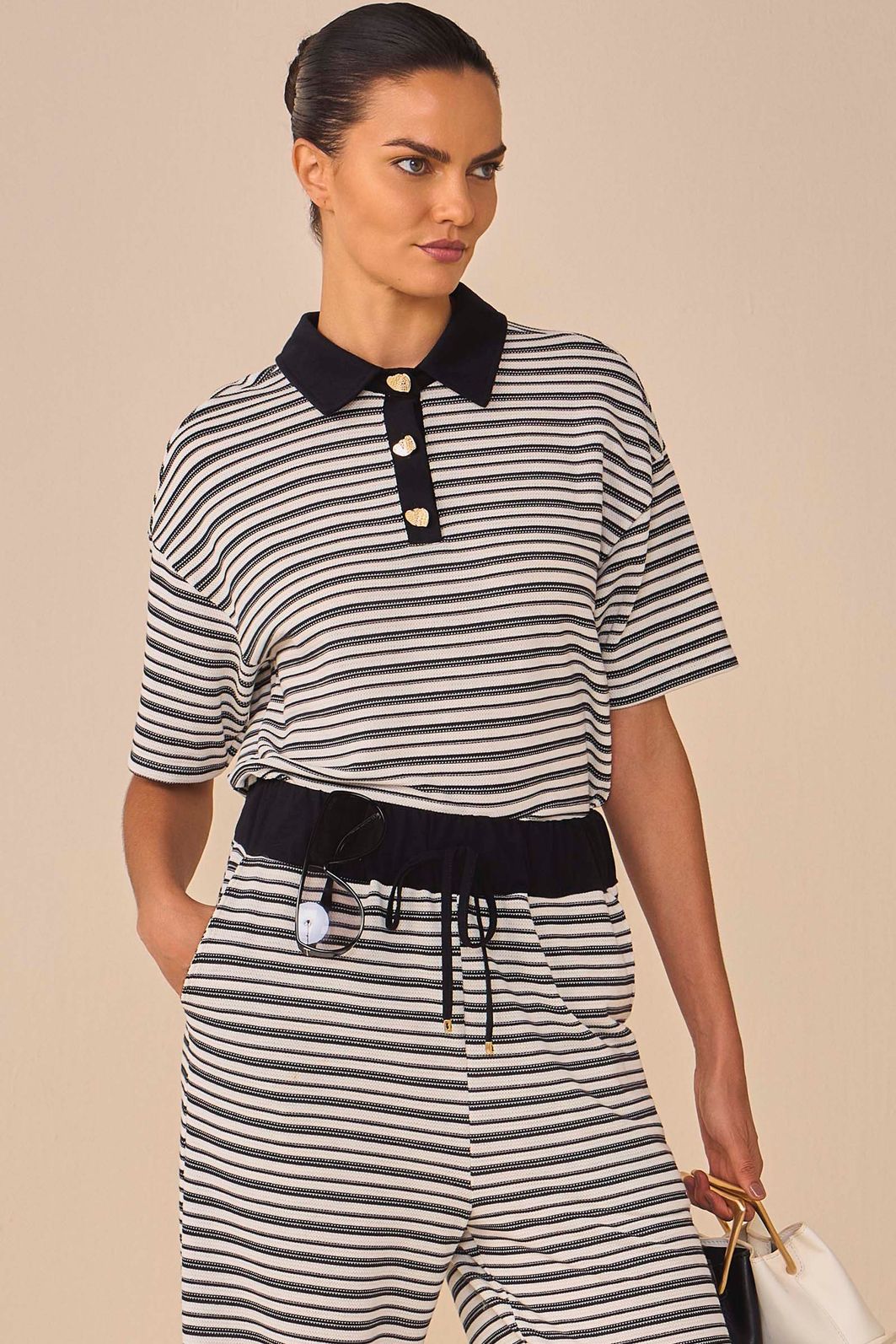 Blusa polo oversized em tricot leve listrado 94982 Linzzi
