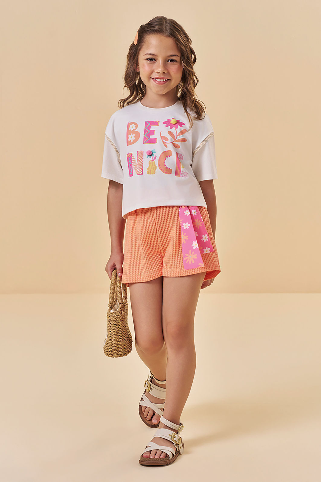 Conjunto de blusa em meia malha e shorts em malha big waffle 94622 Kukiê Infantil Menina
