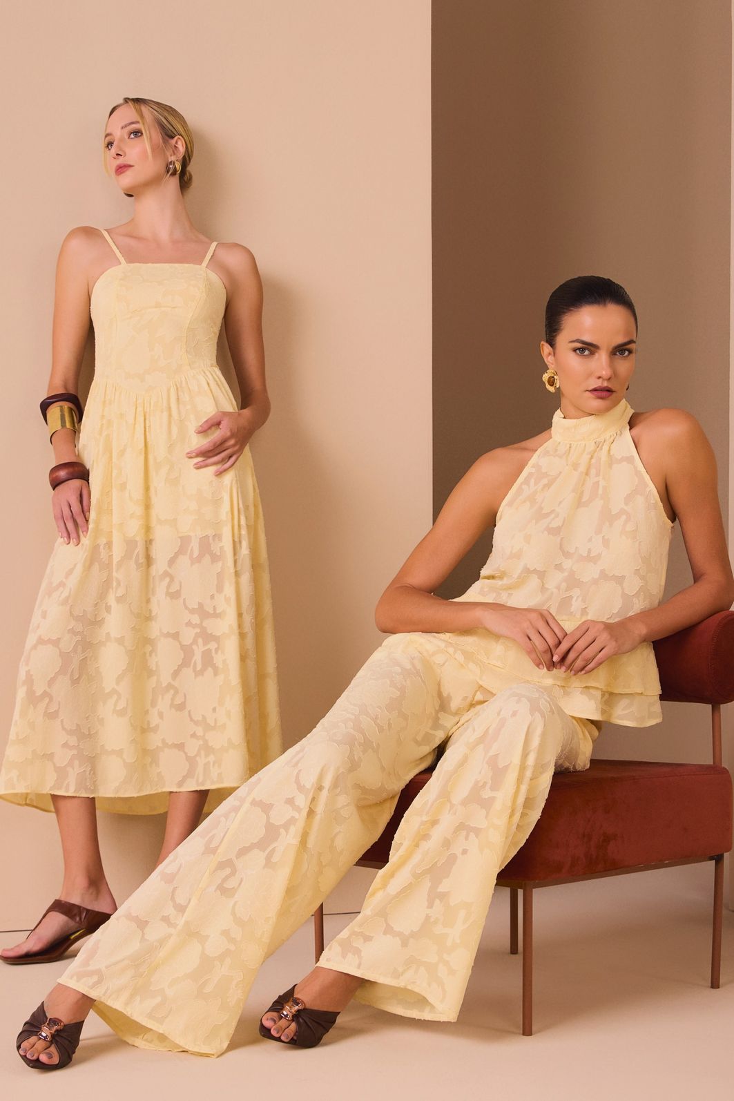Vestido midi em crepe de jacquard premium 98098 Linzzi Vestido midi em crepe de jacquard premium 98098 Linzzi