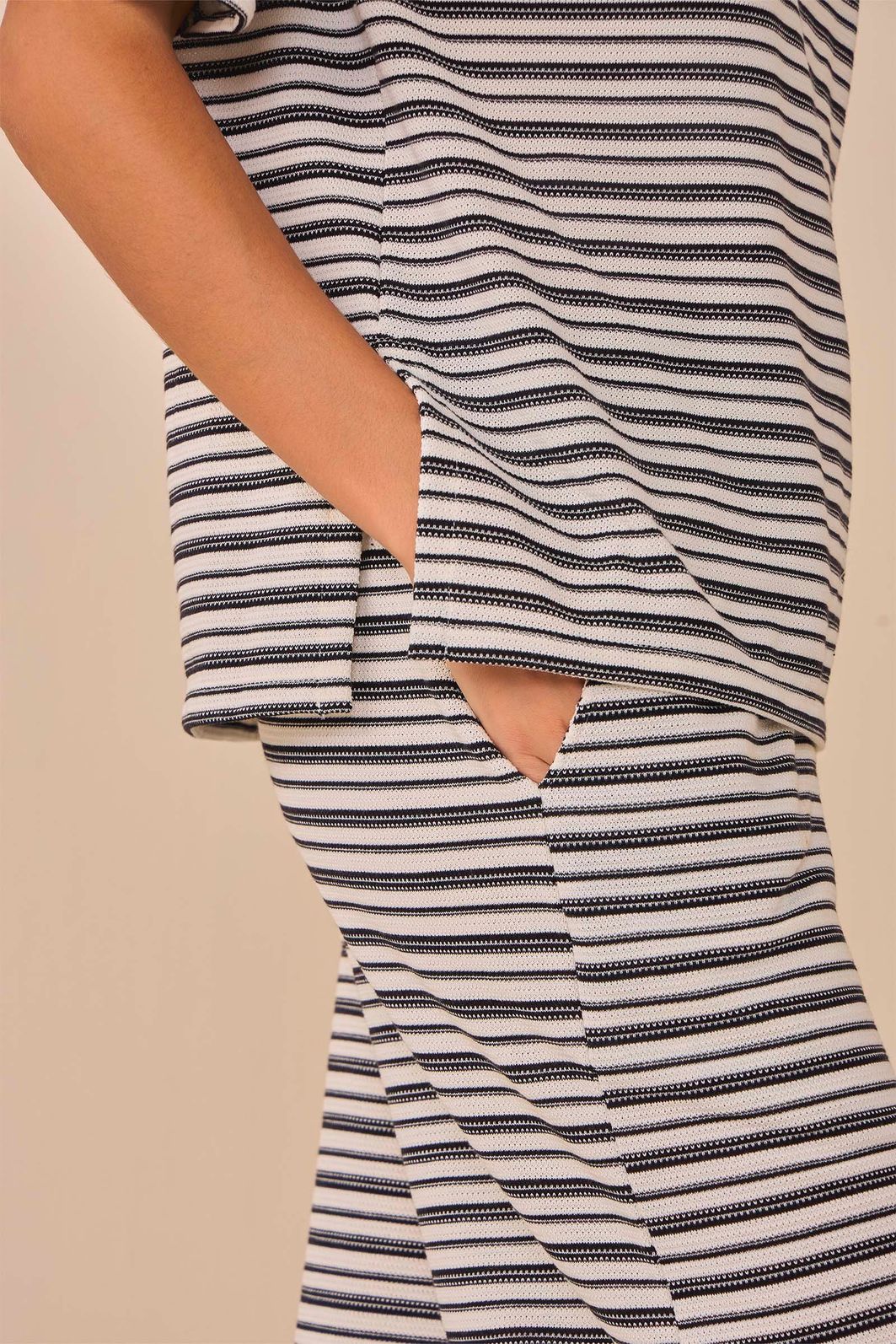 Blusa polo oversized em tricot leve listrado 94982 Linzzi