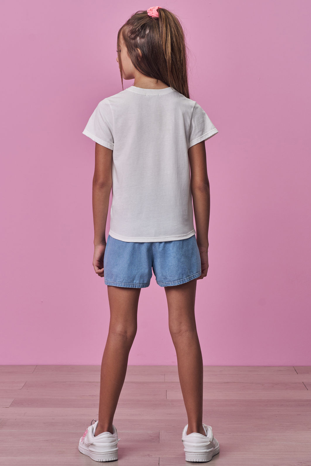 Conjunto de blusa em meia malha e shorts em jeans 99227 Vic Teen Menina Conjunto de blusa em meia malha e shorts em jeans 99227 Vic Teen Menina