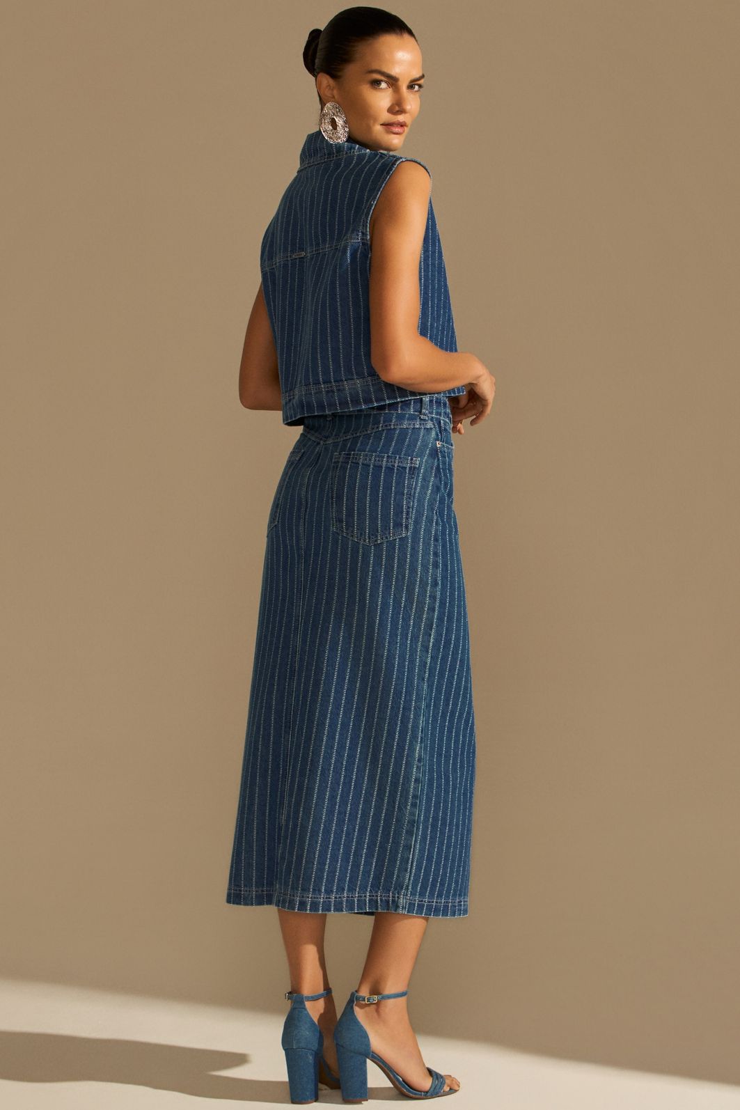 Saia midi em denim listrado 94450 Linzzi Saia midi em denim listrado 94450 Linzzi