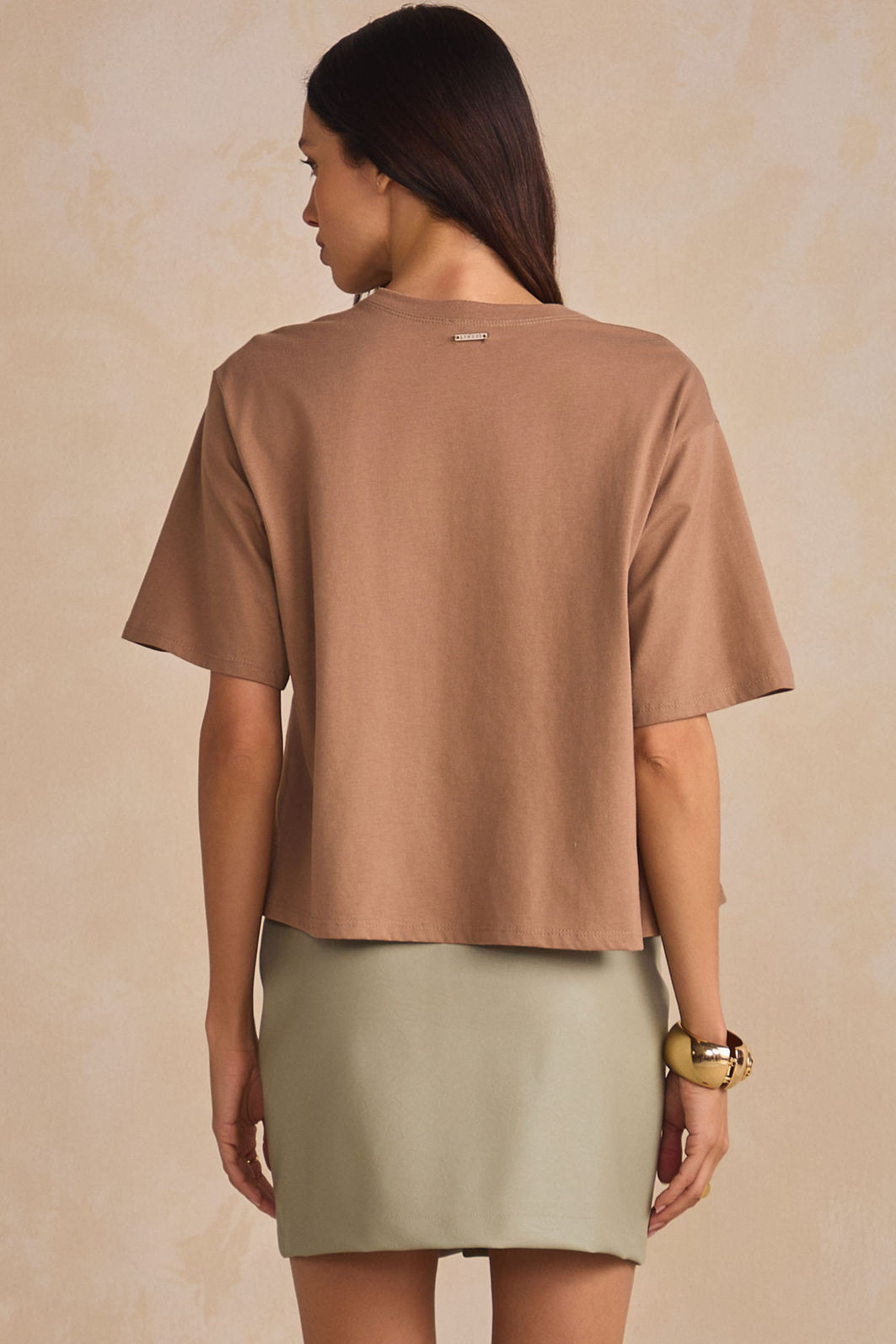 Blusa assimétrica em meia malha 90243 Linzzi Blusa assimétrica em meia malha 90243 Linzzi