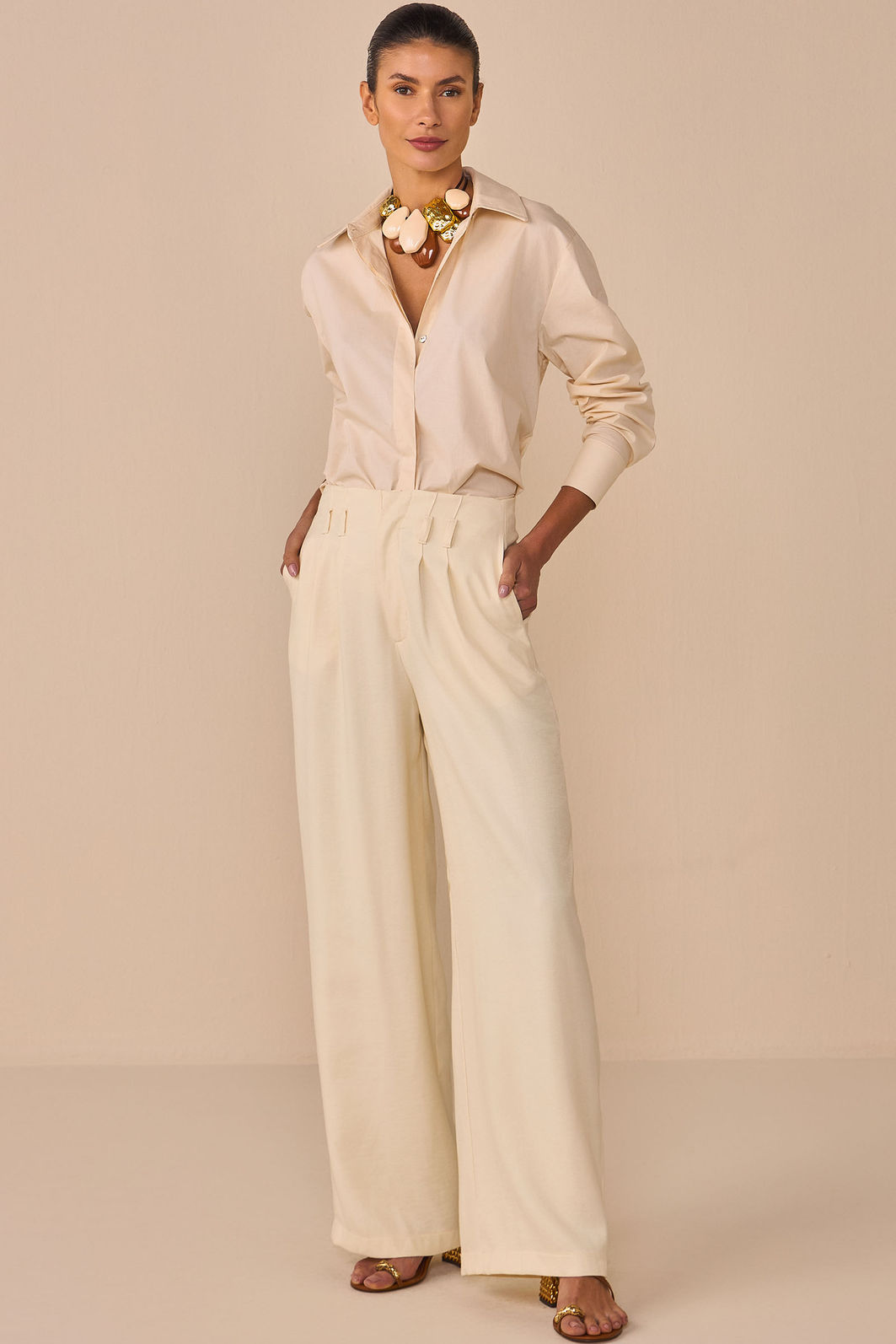 Calça pantalona em crepe alfaiataria 96181 Linzzi Calça pantalona em crepe alfaiataria 96181 Linzzi