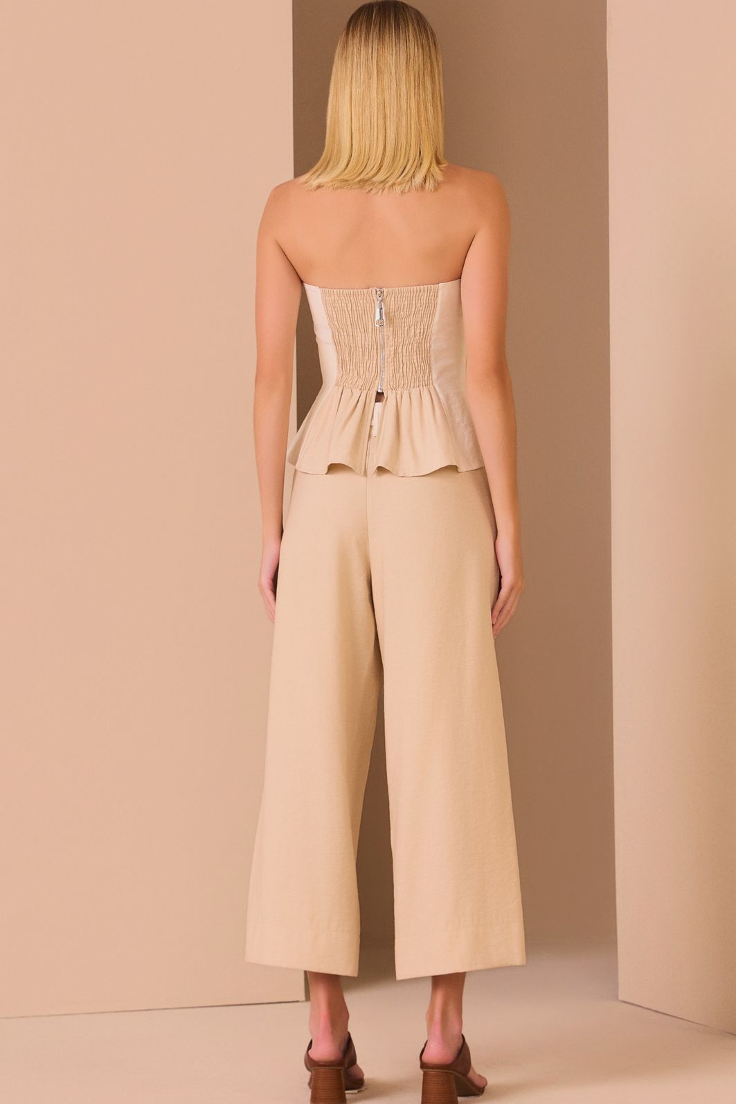 Calça maxi midi em tecido alfaiataria premium 97890 Linzzi Calça maxi midi em tecido alfaiataria premium 97890 Linzzi