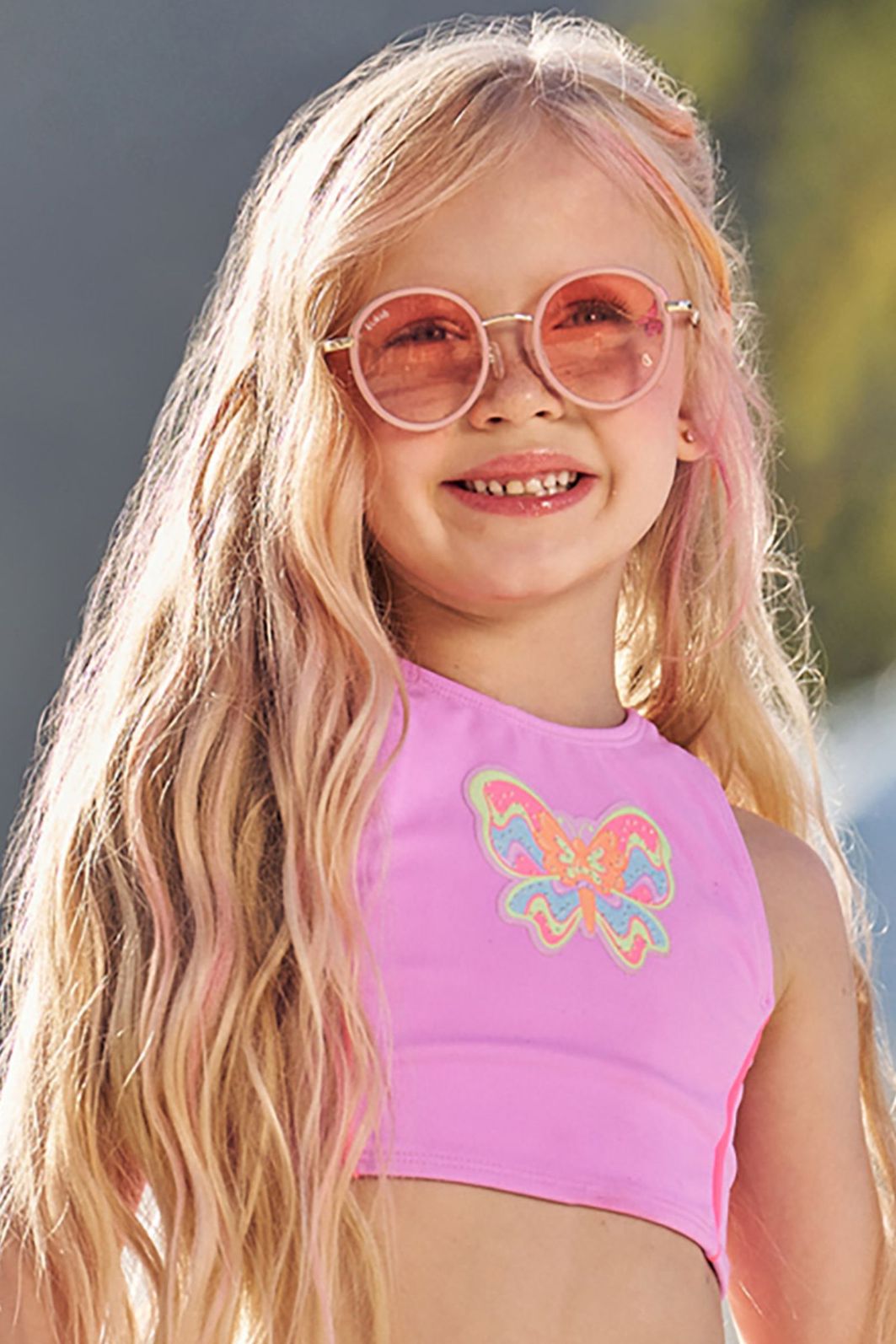 Óculos de sol com proteção UV. Acompanha caixinha e estojo porta óculos. 96829 Kukiê Infantil Menina Óculos de sol com proteção UV. Acompanha caixinha e estojo porta óculos. 96829 Kukiê Infantil Menina