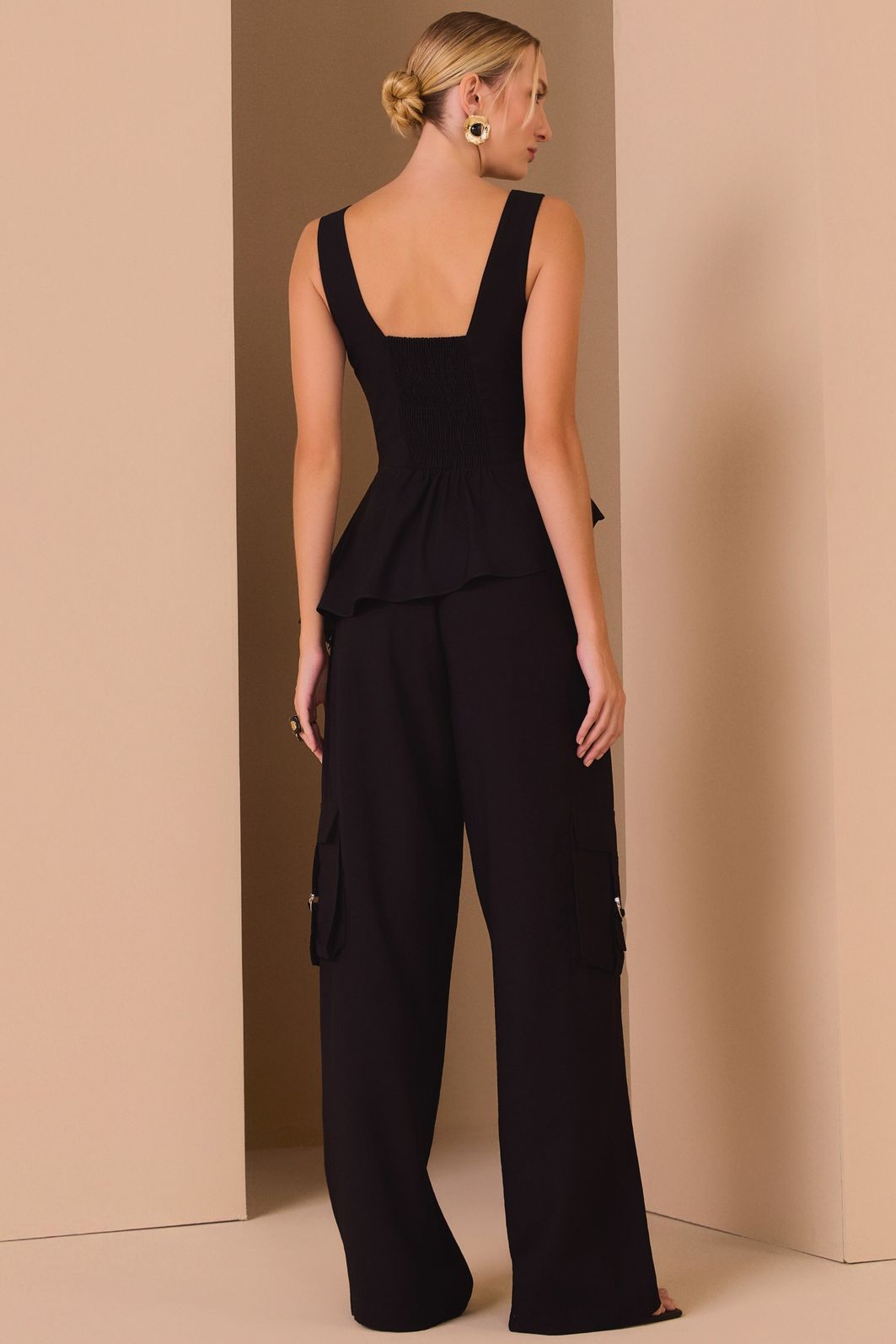Blusa assimétrica em tecido alfaiataria premium 98647 Linzzi Blusa assimétrica em tecido alfaiataria premium 98647 Linzzi