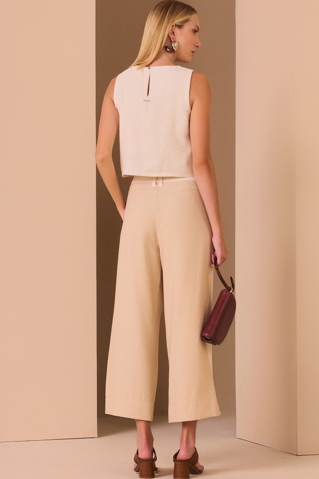 Calça maxi midi em tecido alfaiataria premium 97890 Linzzi Calça maxi midi em tecido alfaiataria premium 97890 Linzzi