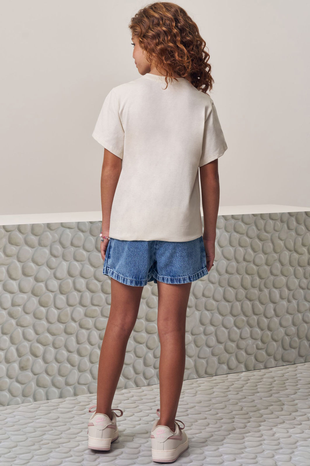 Conjunto de camiseta over em meia malha e short saia em jeans wishita 98780 Lilimoon Teen Menina Conjunto de camiseta over em meia malha e short saia em jeans wishita 98780 Lilimoon Teen Menina