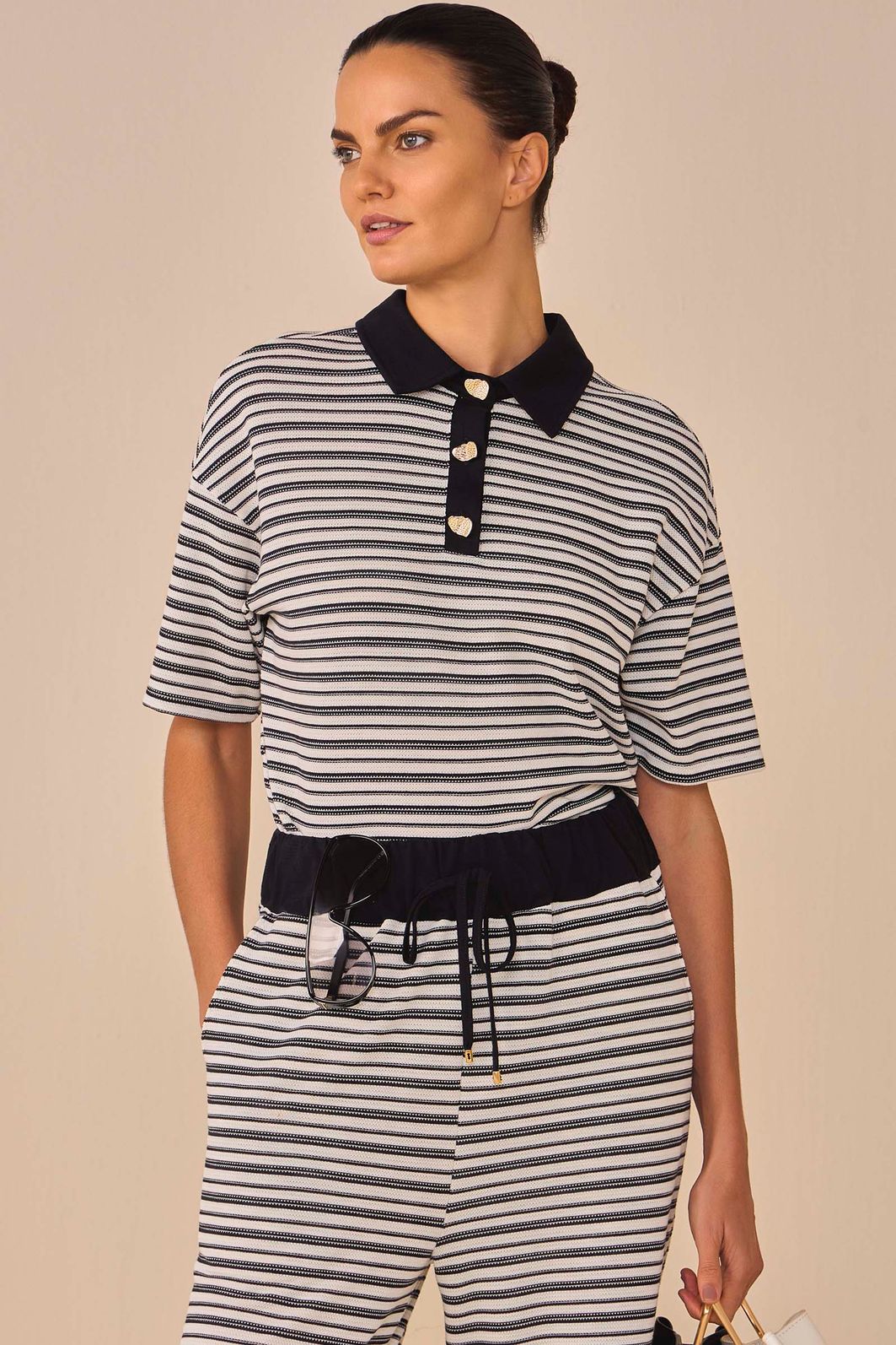 Blusa polo oversized em tricot leve listrado 94982 Linzzi