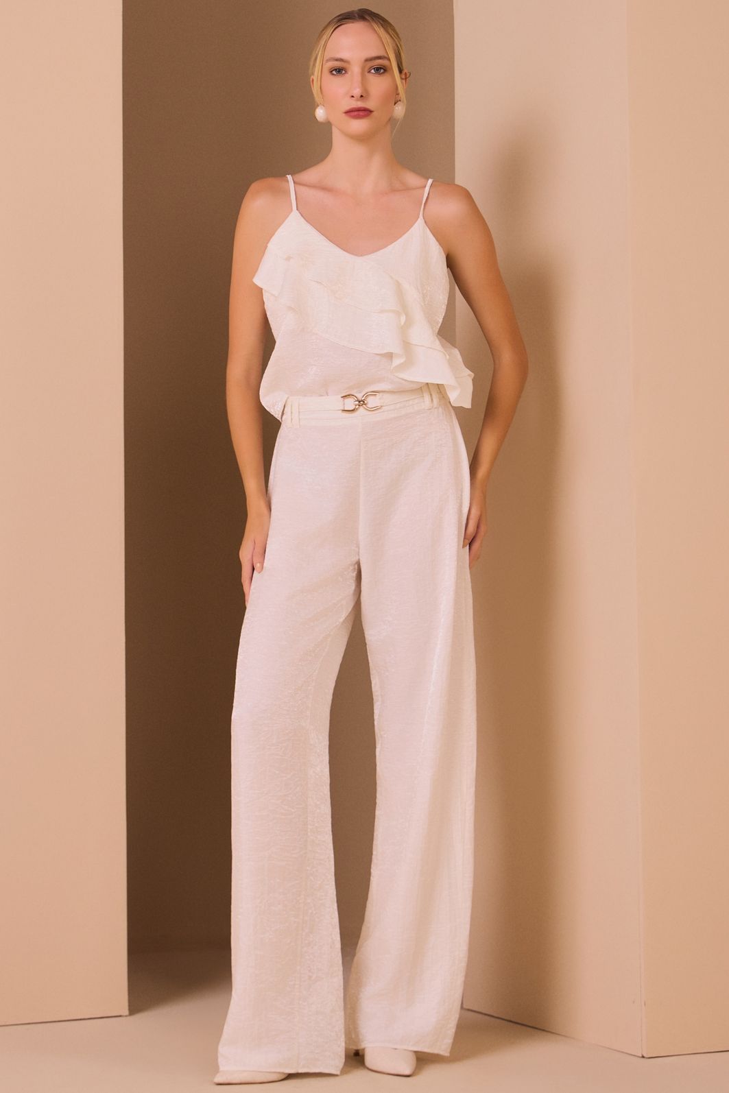 Blusa de alça em tecido de viscose acetinado premium 99295 Linzzi Blusa de alça em tecido de viscose acetinado premium 99295 Linzzi