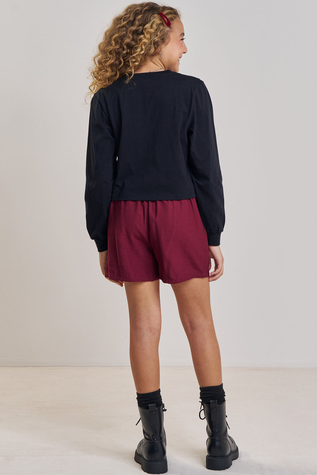 Conjunto de blusa boxy over em meia malha e shorts em alfaiataria marant 90703 Vic Teen Menina