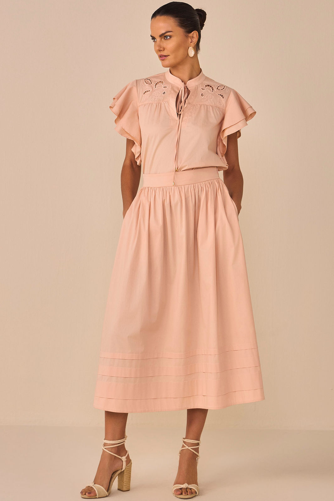 Saia maxi midi em tricoline premium com elastano. Acompanha shorts forro em malha 95286 Linzzi Saia maxi midi em tricoline premium com elastano. Acompanha shorts forro em malha 95286 Linzzi