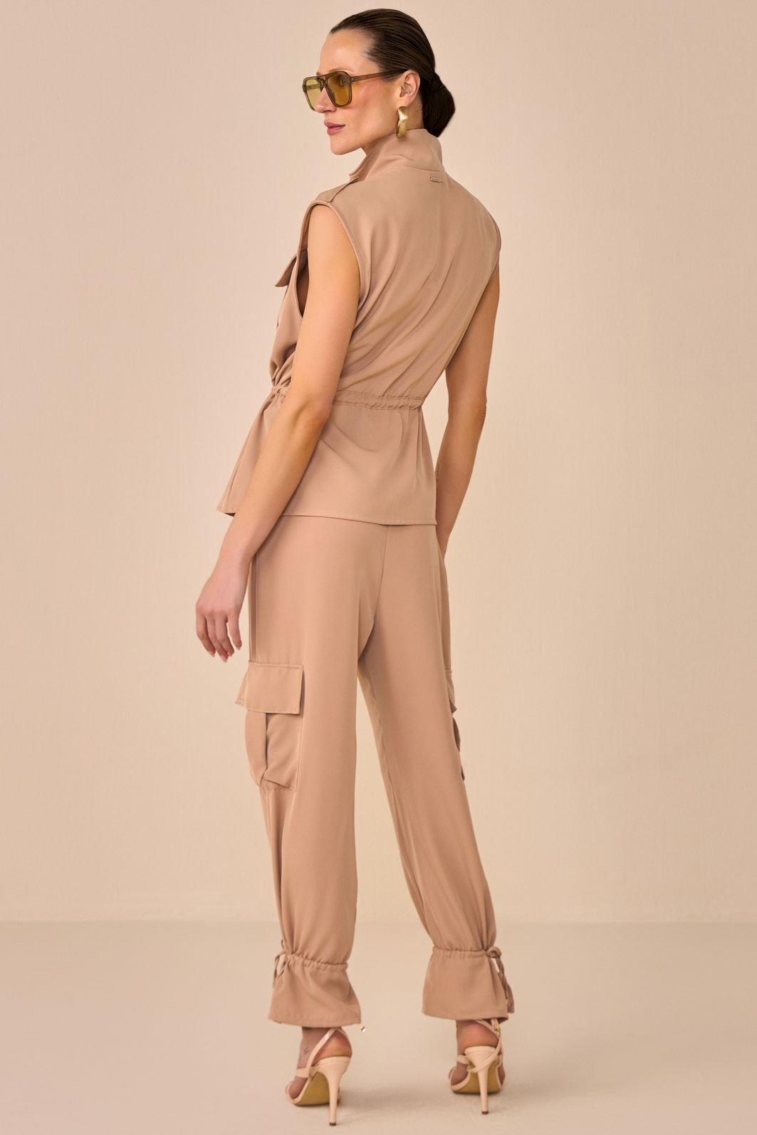 Calça slouchy em crepe alfaiataria 94735 Linzzi Calça slouchy em crepe alfaiataria 94735 Linzzi