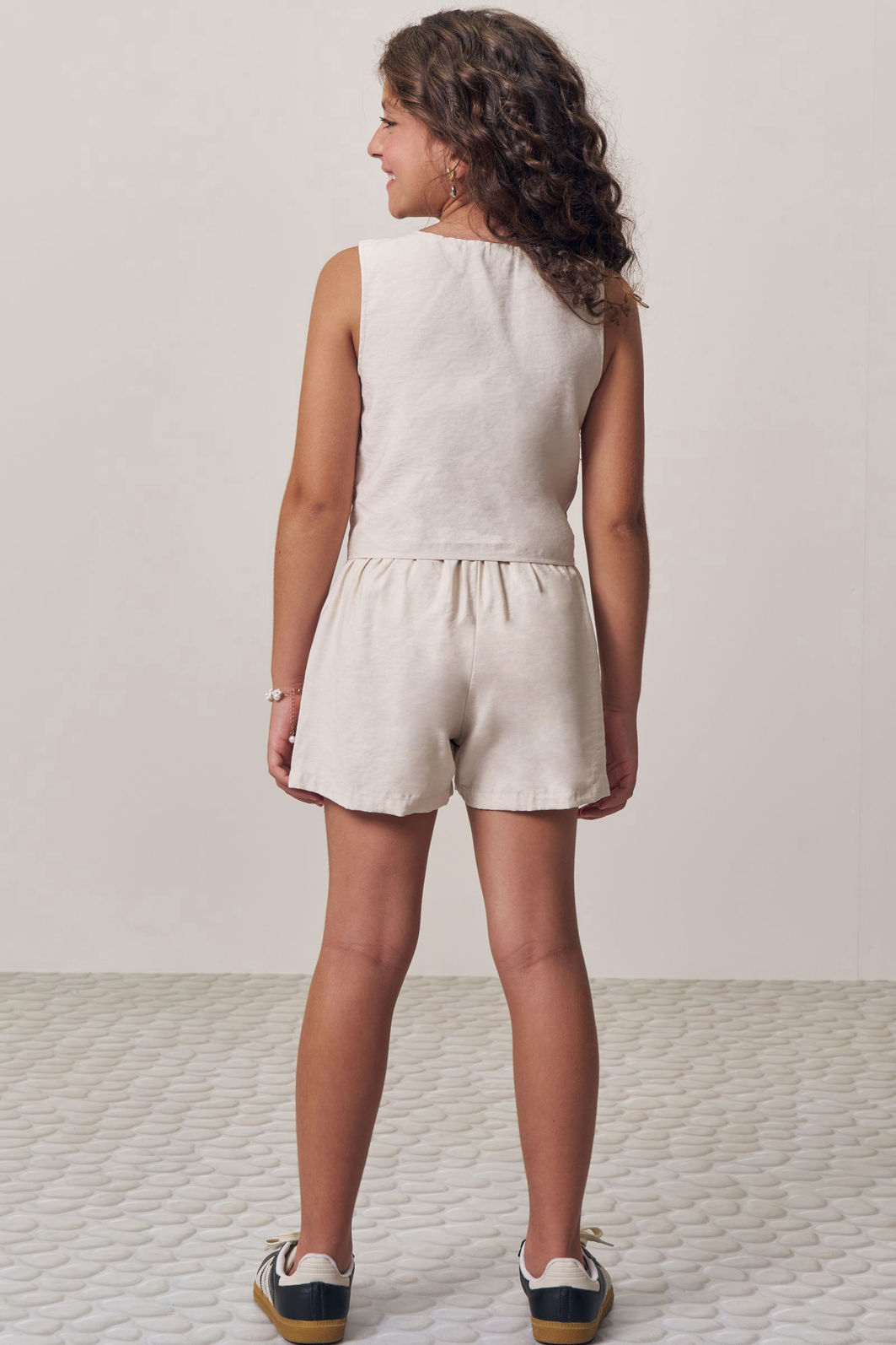 Conjunto de colete e shorts em tecido plano viscose sense 98581 Lilimoon Teen Menina