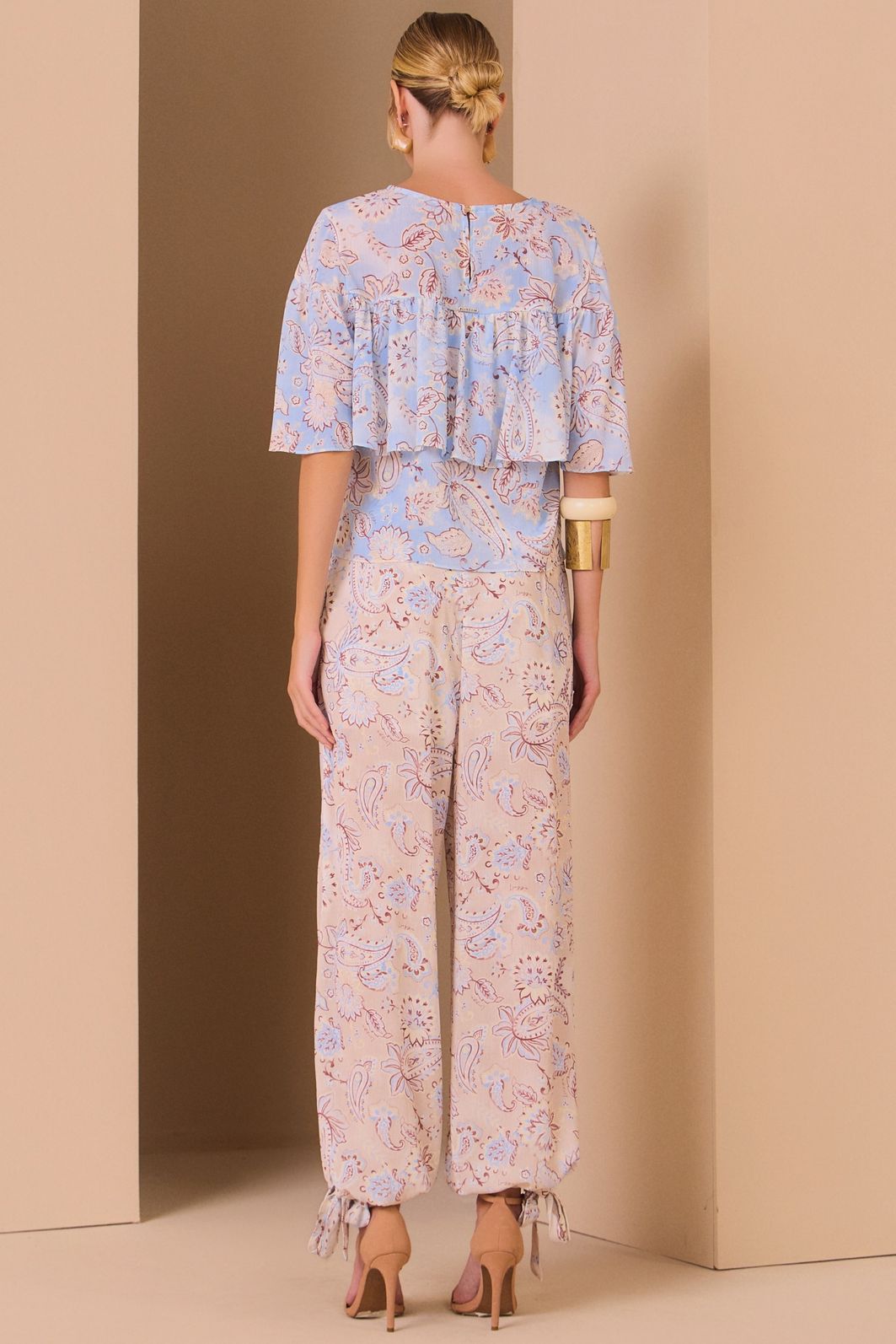 Blusa em chiffon texturizado com estampa exclusiva 98921 Linzzi Blusa em chiffon texturizado com estampa exclusiva 98921 Linzzi